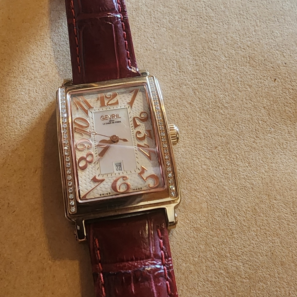 Open to offers! Beautiful Gevril limited edition diamond bezel watch - Picture 3 of 12